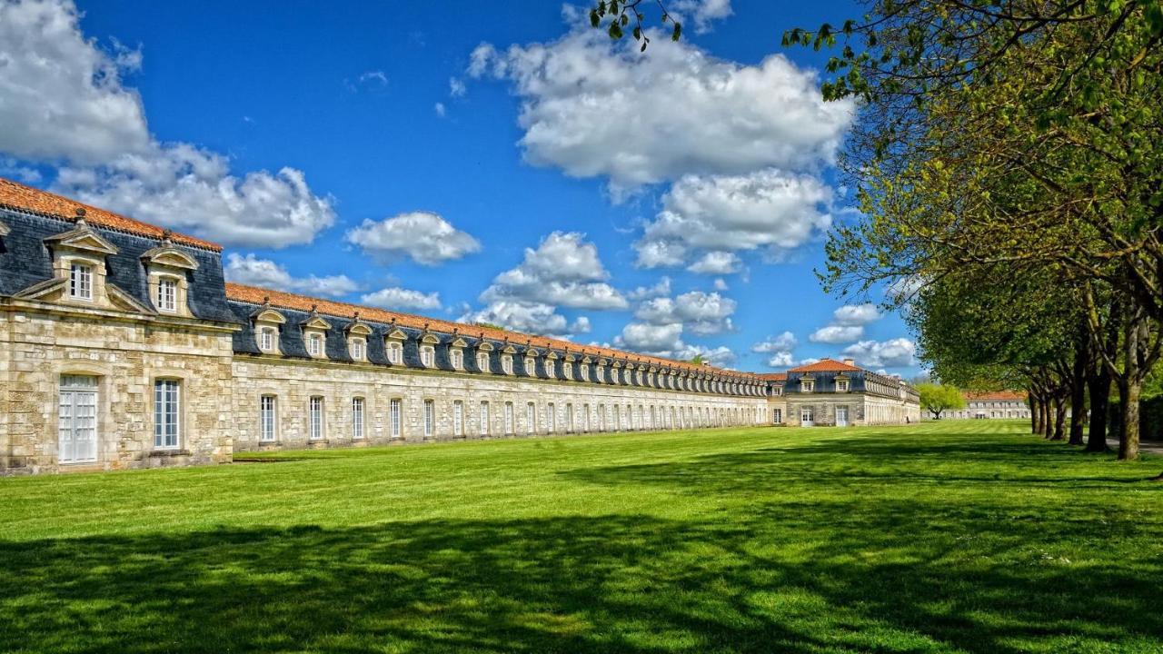 meublé 3 étoiles à 800m de la cure et centre ville Rochefort  Exterior foto